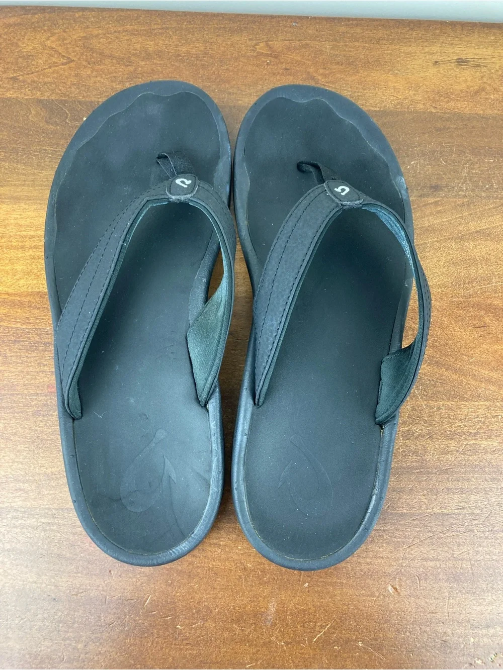 OluKai Ohana Black Thong Flip Flops Comfort Sandals Women’s Size 8/38.